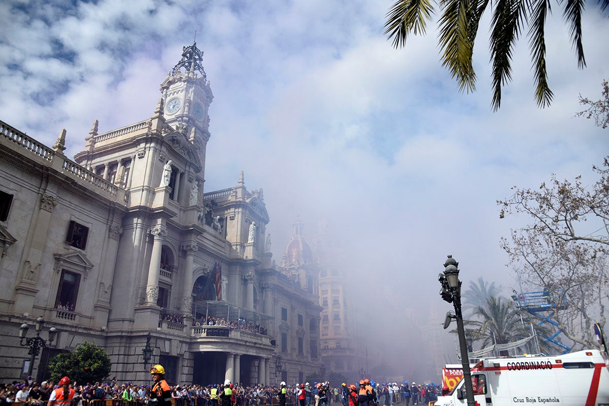 Diversos polítics passaran per València durant la setmana fallera per a gaudir de la 'mascletà'. / DANIEL GARCÍA-SALA