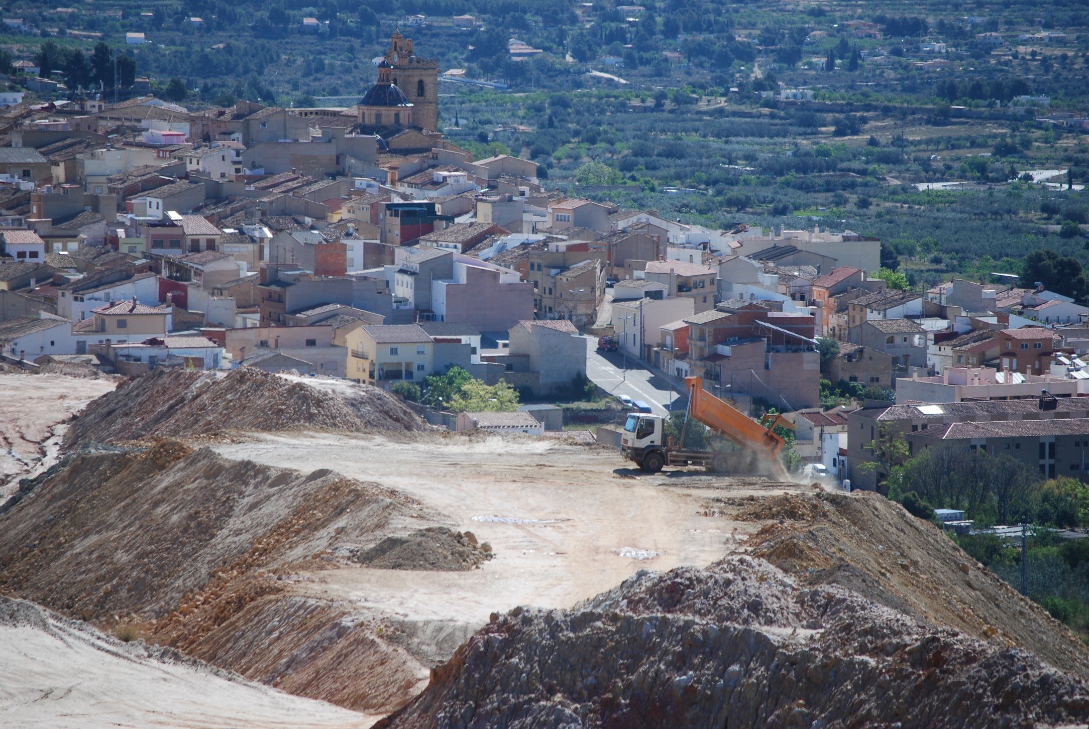Els governs al servei de l'espoli miner