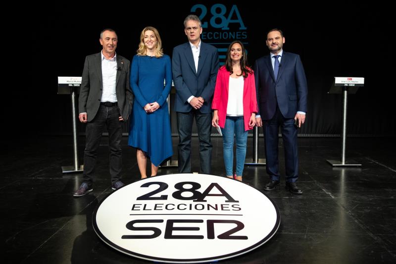 D'esquerra a dreta: Joan Baldoví, de Compromís; María Muñoz, de Ciutadans; Héctor Illueca, d'Unides Podem; Belén Hoyo, del PP, i José Luis Ábalos, del PSOE. / EFE