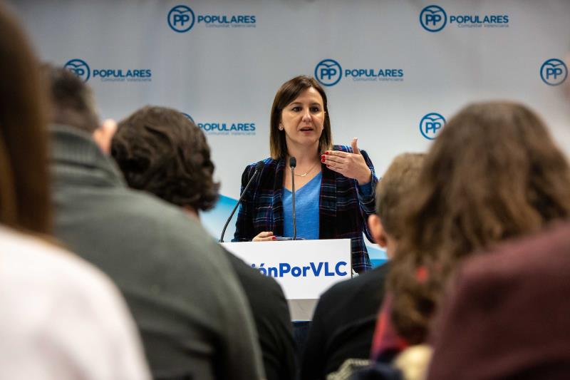 Català s'ha reunit periòdicament amb els integrants del grup municipal. / EFE