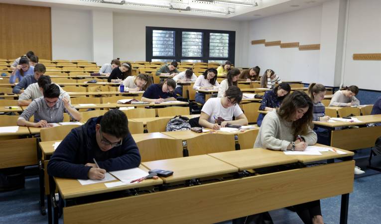 Els col·lectius a què va adreçat aquest conveni són el personal docent i investigador, el personal tècnic i de suport a la investigació i el personal d'administració i serveis. Imatge d'arxiu.