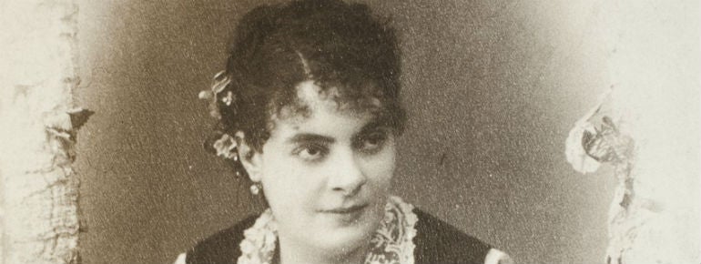 Valencianes que jagueren en tàlems borbònics. La que més transcendència tingué fou la relació de la cantant castellonenca Elena Sanz, a la imatge, amb el rei Alfons XII. 