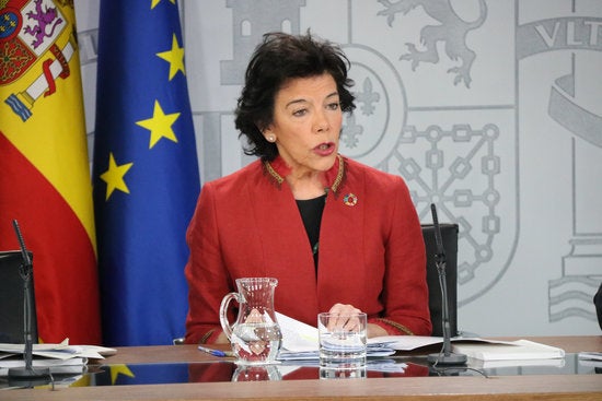 La portaveu del govern espanyol, Isabel Celaá, en una roda de premsa del Consell de Ministres. Imatge d'arxiu. / ROGER PI DE CABANYES, ACN