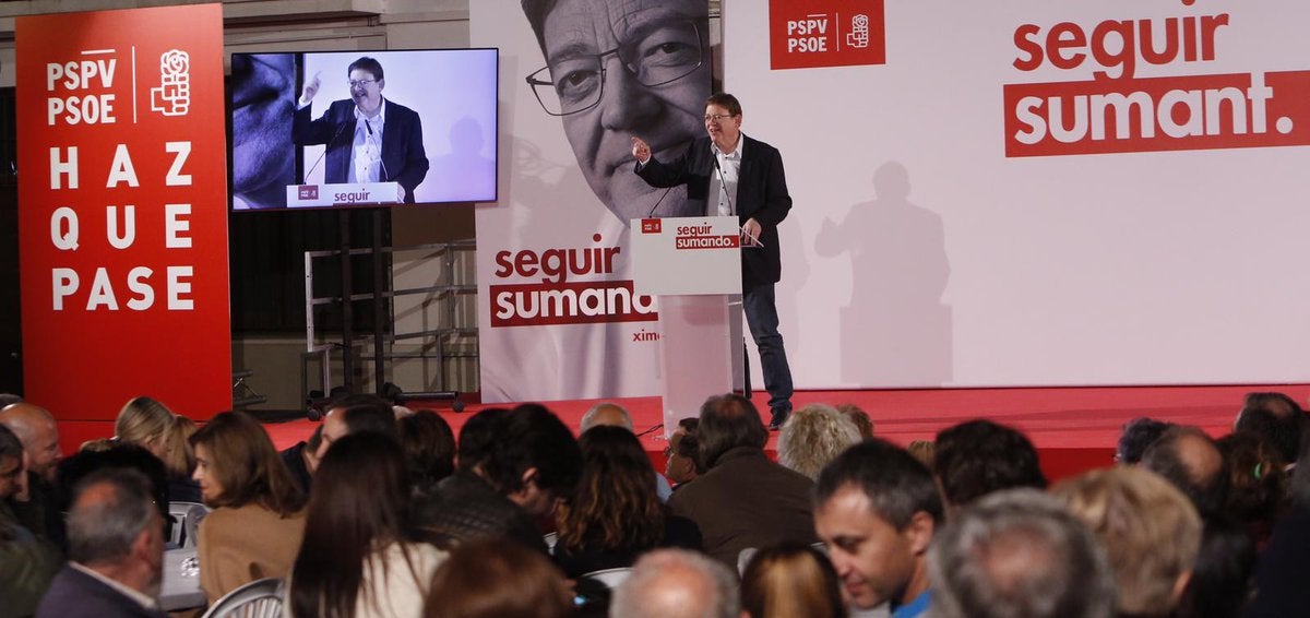 Els socialistes s'han reunit a la plaça del barri de Patraix, a València, per a celebrar l'acte d'inici de campanya electoral. / PSPV