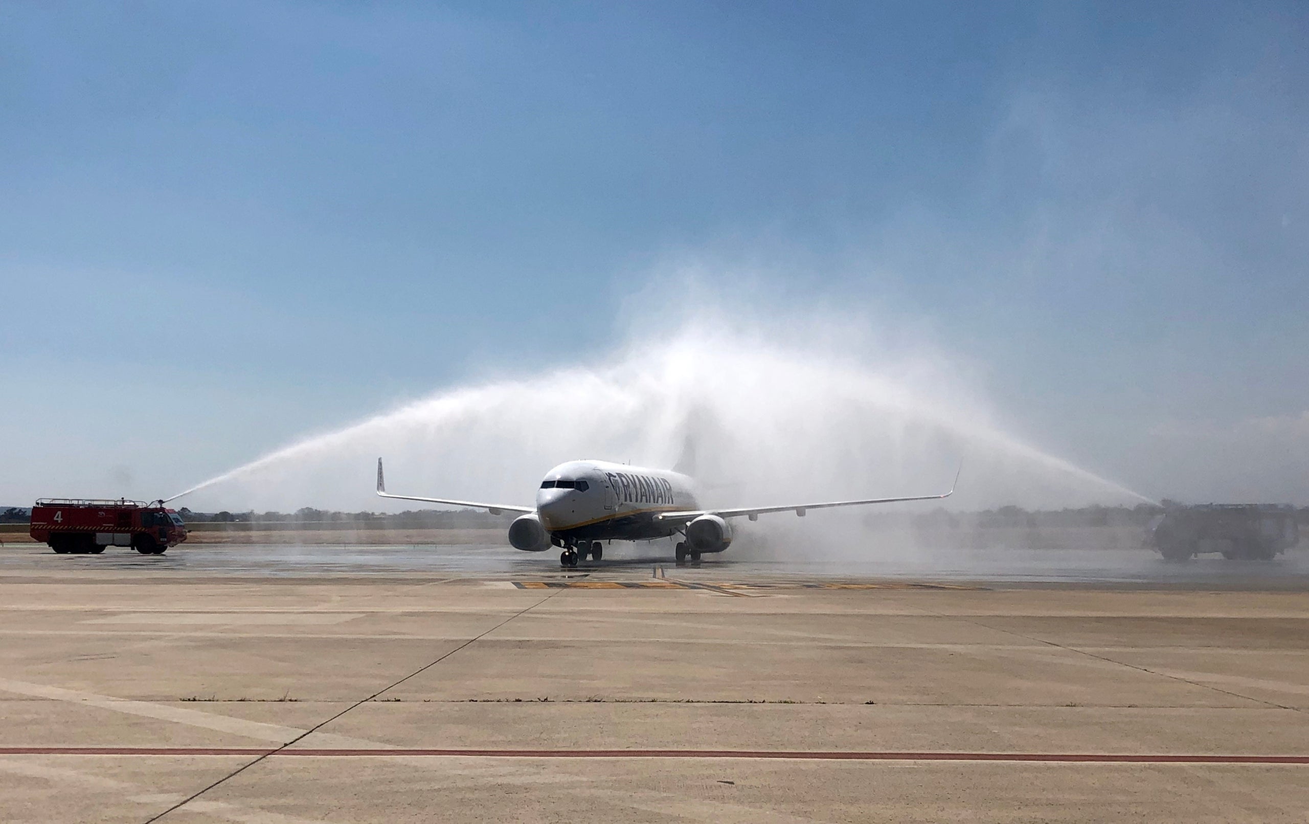 L'aeroport d'Alacant-Elx disposa de vols diaris amb Lisboa i dos setmanals amb Porto. / AENA