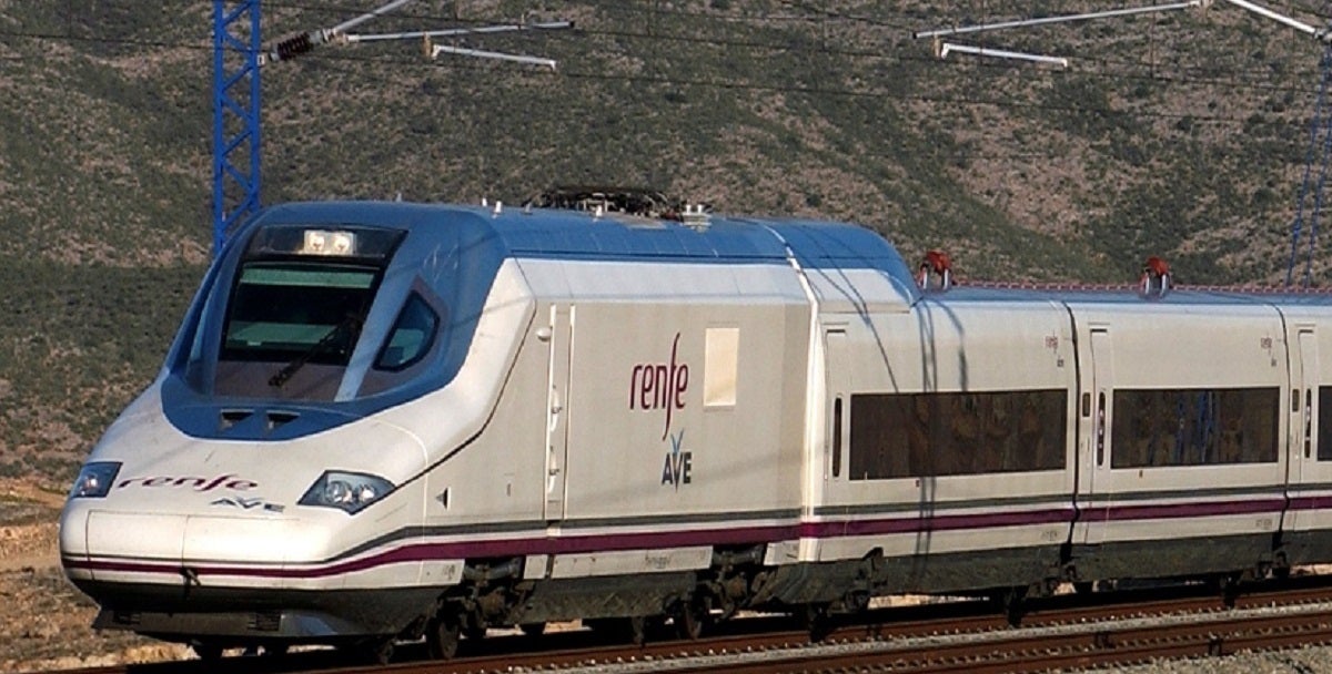 De moment, Acciona i l'operadora ferroviària pública francesa SNCF són les dues úniques empreses que han reconegut públicament el seu interés per entrar en el negoci ferroviari de l'AVE. / EUROPA PRESS