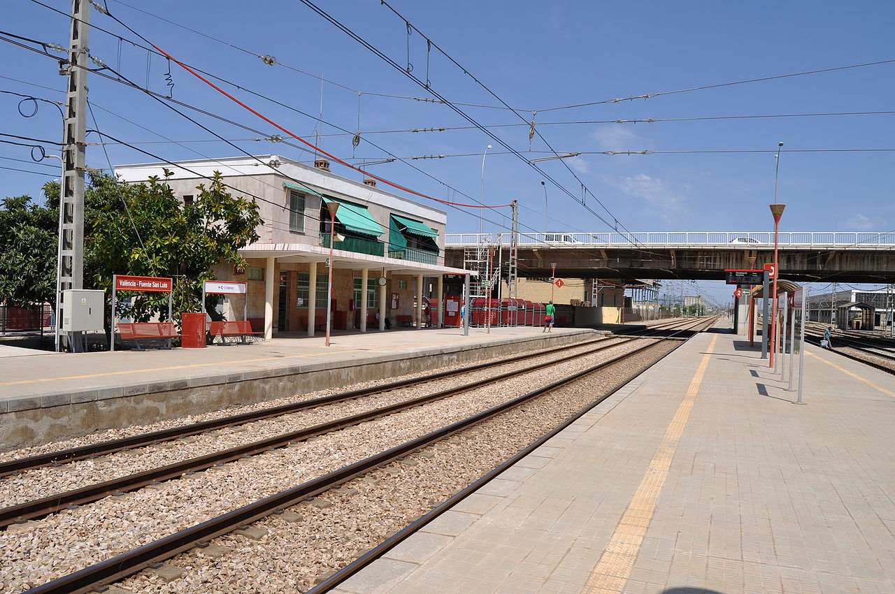 ADIF aportarà 38.502 metres quadrats sobre els quals s'alçarà part de la Terminal Intermodal i Logística. / JT CURSES