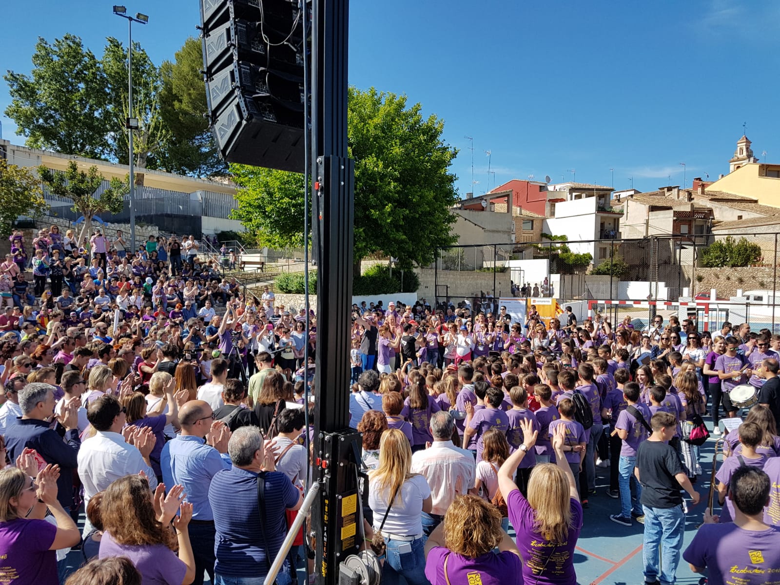 La 32a festa per la llengua de la Vall d'Albaida se celebra el dissabte 13 d'abril a l'Olleria. En la imatge, una fotografia de la trobada del 2018 celebrada a Montitxelvo / ESCOLA VALENCIANA