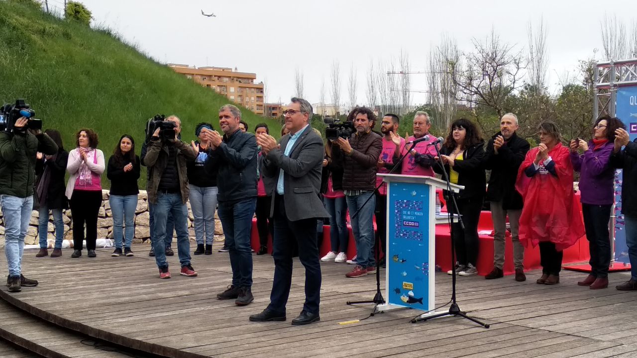 Els delegats de CCOO han commemorat junt amb Unai Sordo i Artuto León el Primer de Maig a València. / DIARI LA VEU