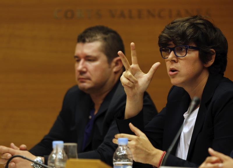 També s'està treballant per a facilitar el treball de la candidata de Podem Pilar Lima en el cas que isca elegida diputada. / EFE