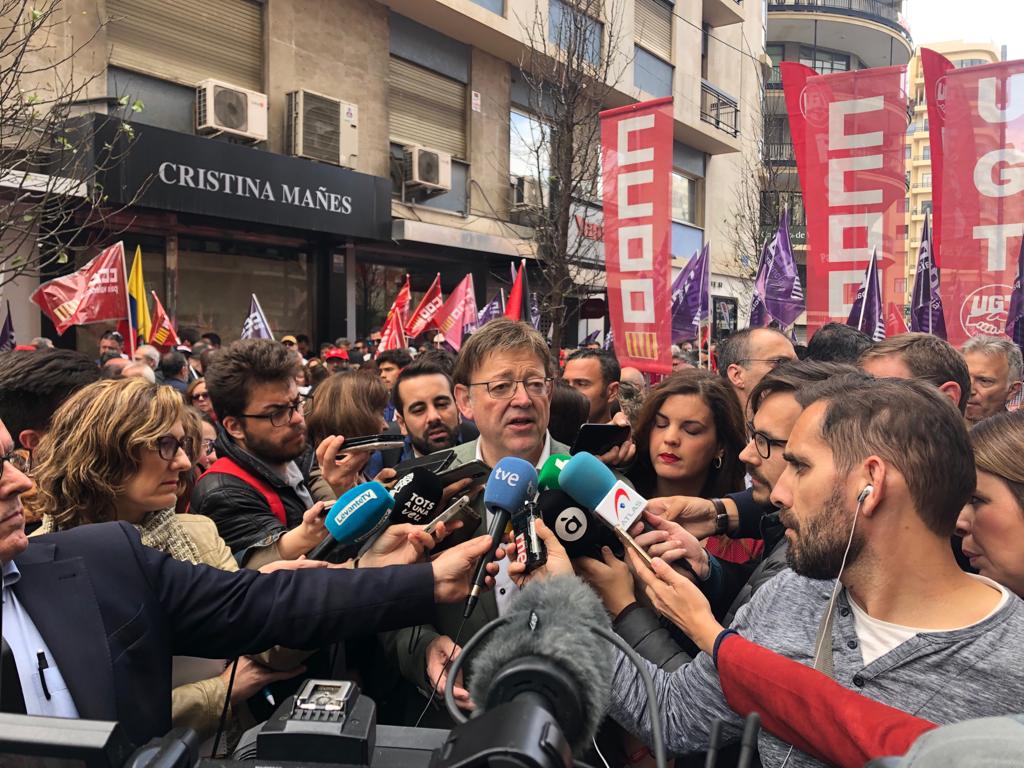 El dirigent del PSPV, Ximo Puig, ha participat aquest dimecres en la manifestació del Primer de Maig celebrada a València. / DIARI LA VEU
