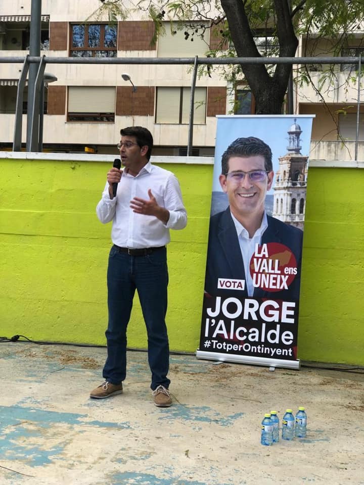 Després de conéixer 'l'històric resultat', l'alcalde d'Ontinyent els últims huit anys i candidat a la reelecció ha llançat un missatge: 'Els alcaldes d'Ontinyent es trien a Ontinyent, no a València ni a Madrid'.  / FACEBOOK JORGE RODRÍGUEZ