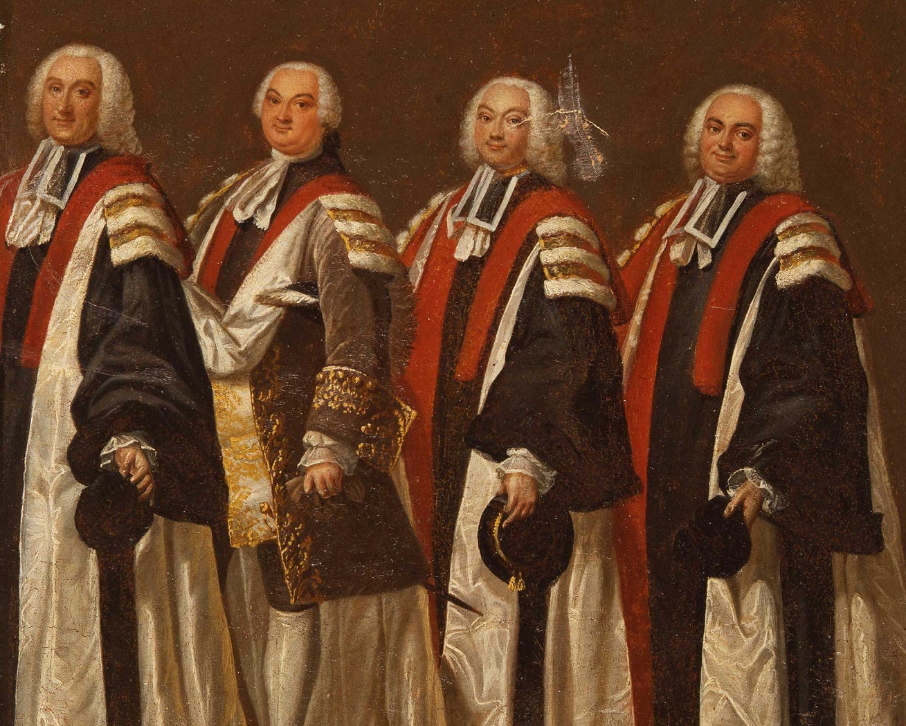 València maig de 1707. L'exèrcit austriacista ha estat vençut a Almansa i la capital del Regne ha caigut en mans de l'invasor. Els encarregats d'impartir la 'justícia' de l'ocupant són magistrats castellans, acèrrims absolutistes i espanyolistes fins a la medul·la. Destil·len valencianofòbia pels quatre costats. El seu cap era Pedro Colón de Larreátegui.