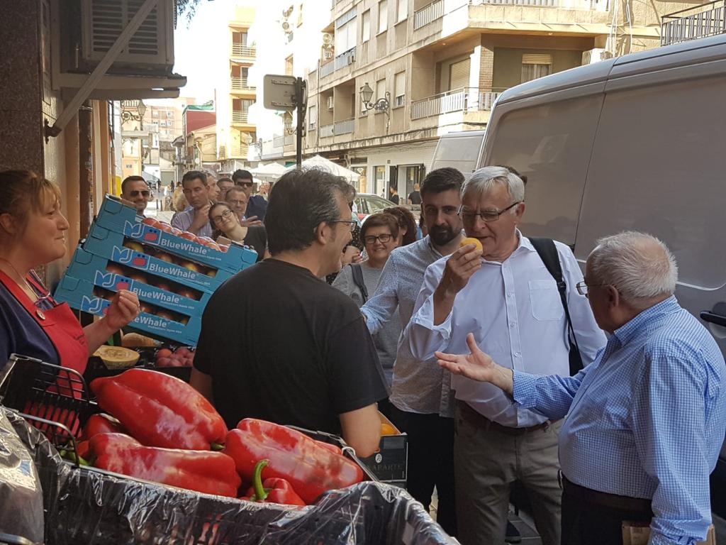 Ribó ha demanat la col·laboració a la Universitat de València perquè cedisca el pàrquing del campus de Tarongers els dies de partit i descongestionar així els aparcaments. / COMPROMÍS