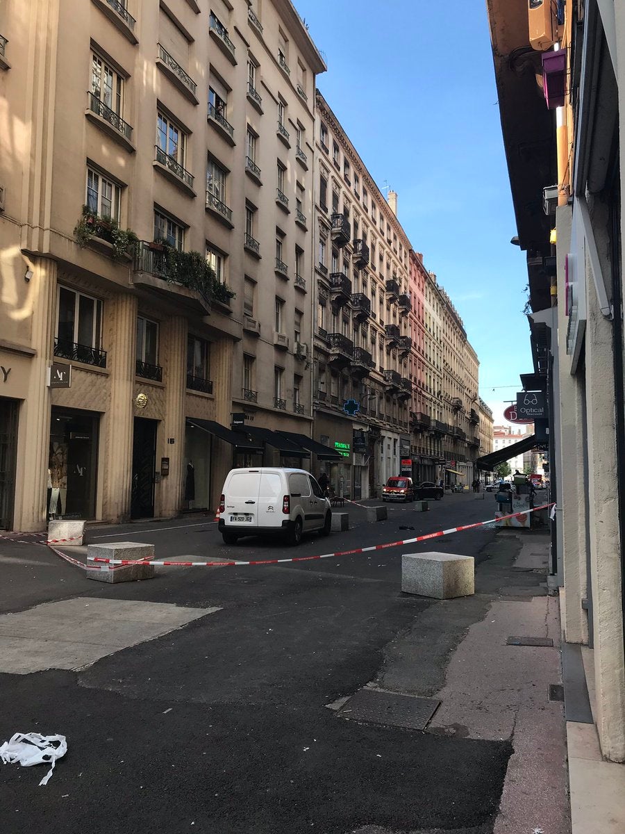 La policia francesa ha acordonat els carrers de la ciutat de Lió . / POLICIA DE LIÓ