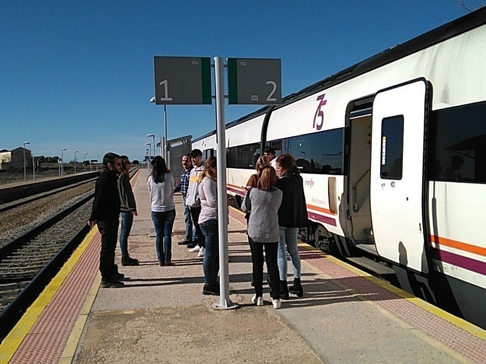 Renfe ofereix 26 serveis diaris de llarga distància, 13 per sentit, entre València i Barcelona. / EUROPA PRESS