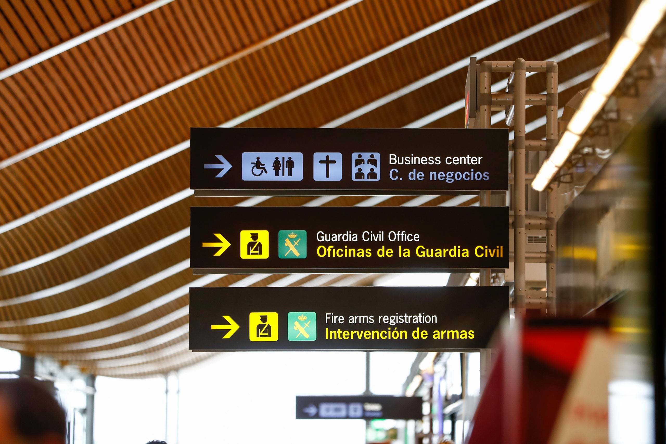 Fonts de la investigació han informat que l'arrest es va produir en la zona d'embarcament de l'Altet, quan l'acusat es disposava a prendre un vol amb destinació a Madrid. Imatge d'arxiu d'un aeroport. / EUROPA PRESS