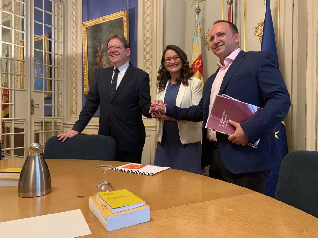 La reunió entre Puig, Dalmau i Oltra ha començat a les 11.00 hores a la Sala dels Pinazo de les Corts. / DIARI LA VEU