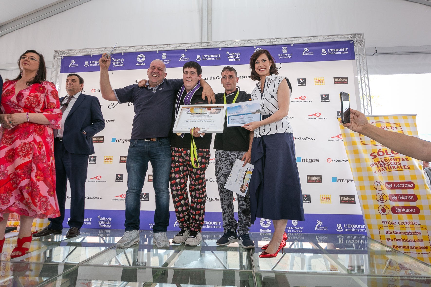 El cuiner Ángel Nieto ha sigut el responsable de fer el restaurant Chef Amadeo, de Gandia, guanyador del concurs internacional de fideuà. / AJUNTAMENT DE GANDIA