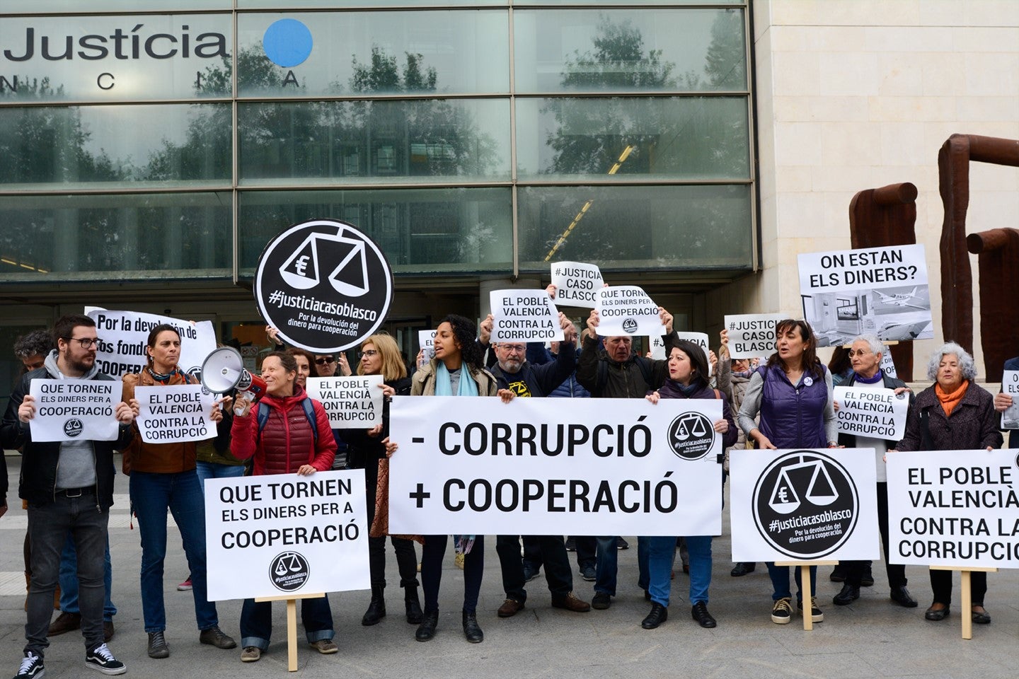 La setmana passada van comparéixer els acusats del procés en què es jutgen presumptes irregularitats en subvencions de l'extinta Conselleria de Solidaritat que dirigia Rafael Blasco i la fallida construcció d'un hospital a Haití. Imatge d'arxiu. / FRANCISCO MARTÍNEZ, EUROPA PRESS