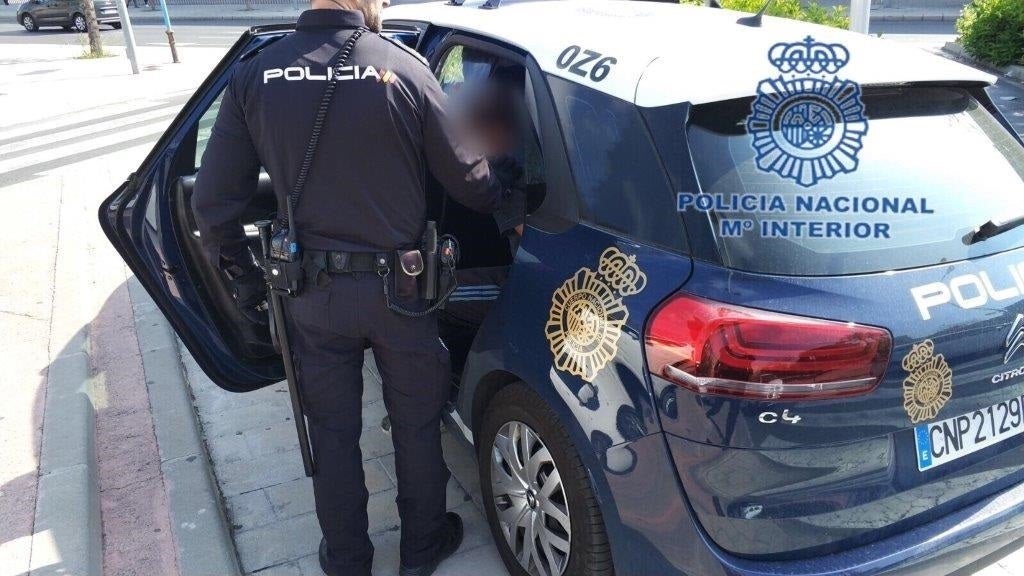 La persona detinguda i les dues víctimes eren companyes de classe en un centre educatiu de Sagunt. / POLICIA