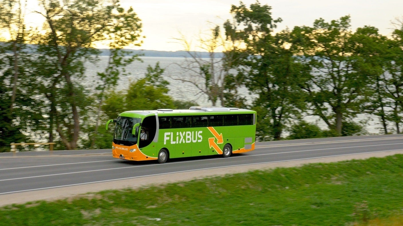 FlixBus, que ja connectava València amb Portugal, comptarà amb línies diürnes i nocturnes que arribaran fins a França. / EUROPA PRESS