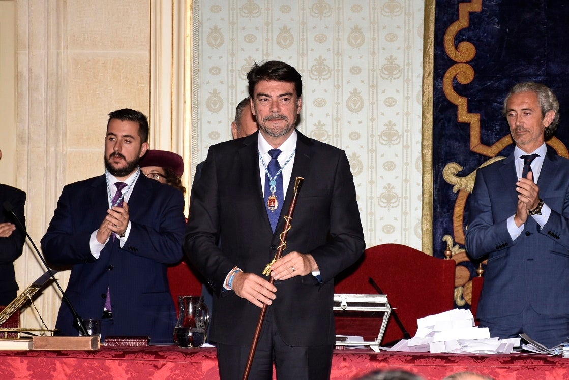 Els dos regidors de Vox no han donat suport a la candidatura del Partit Popular a l'Alcaldia d'Alacant. / EUROPA PRESS