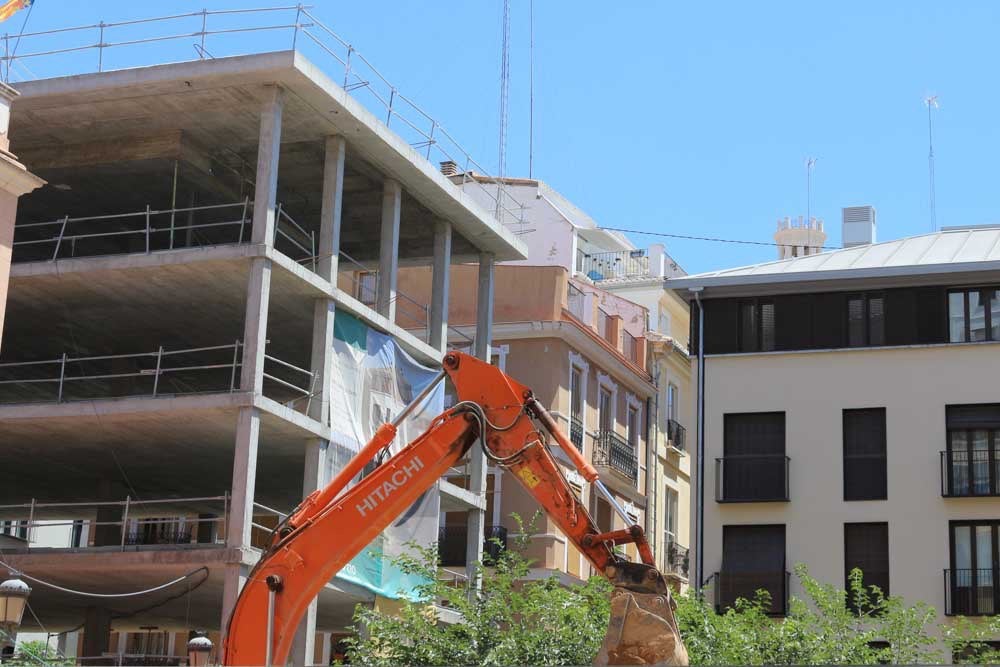 En la comissió estan presents, en representació dels treballadors, CCOO-Construcció i Serveis PV, i UGT MCA-PV. / DLV