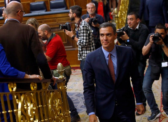 Tal com ja va apuntar aquest dilluns el secretari d'Organització del PSOE, José Luis Ábalos, la investidura tindrà lloc 'prompte', malgrat que encara no hi ha data concreta. En la imatge, Pedro Sánchez al Congrés el passat 21 de maig. / JAVIER BARBANCHO, ACN