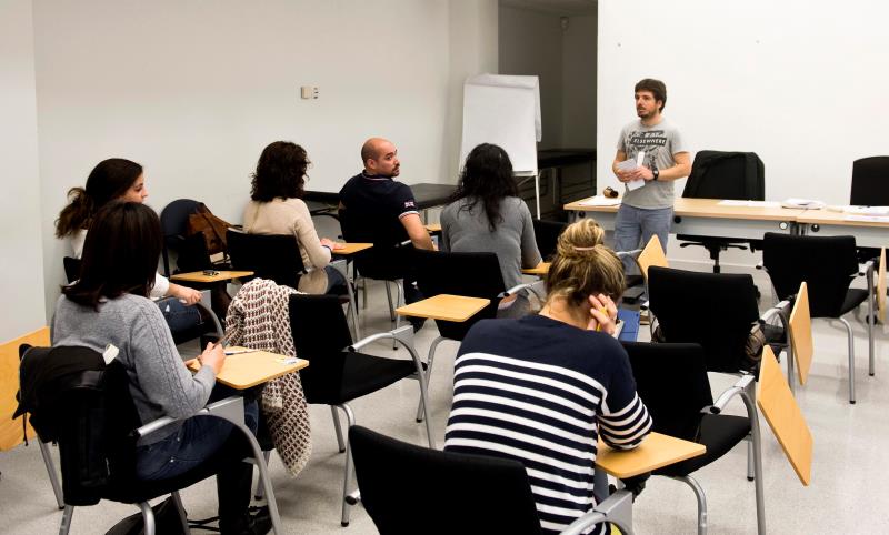 L'any 2018 es van matricular 2.348 persones en cursos de valencià. / EFE