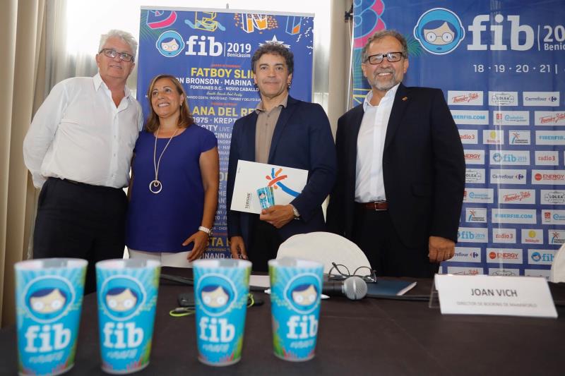 El FIB estrena gots reutilitzables. / EFE 