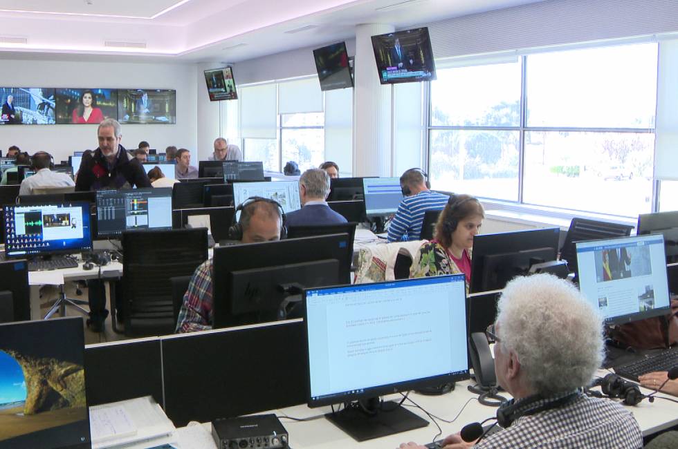 La demanda contra el barem de les borses de treball temporal d'À Punt va ser presentada per la Unió de Periodistes Valencians i l'Associació de la Premsa d'Alacant. / DIARI LA VEU