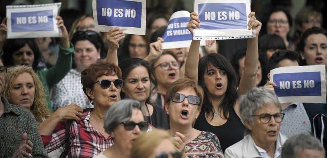 La sentència diu que els autors van conduir la jove a un racó 'solitari, recòndit, angost i sense sortida', de manera que 'van paralitzar la seua voluntat de resistència'. / DANIEL GARCÍA-SALA