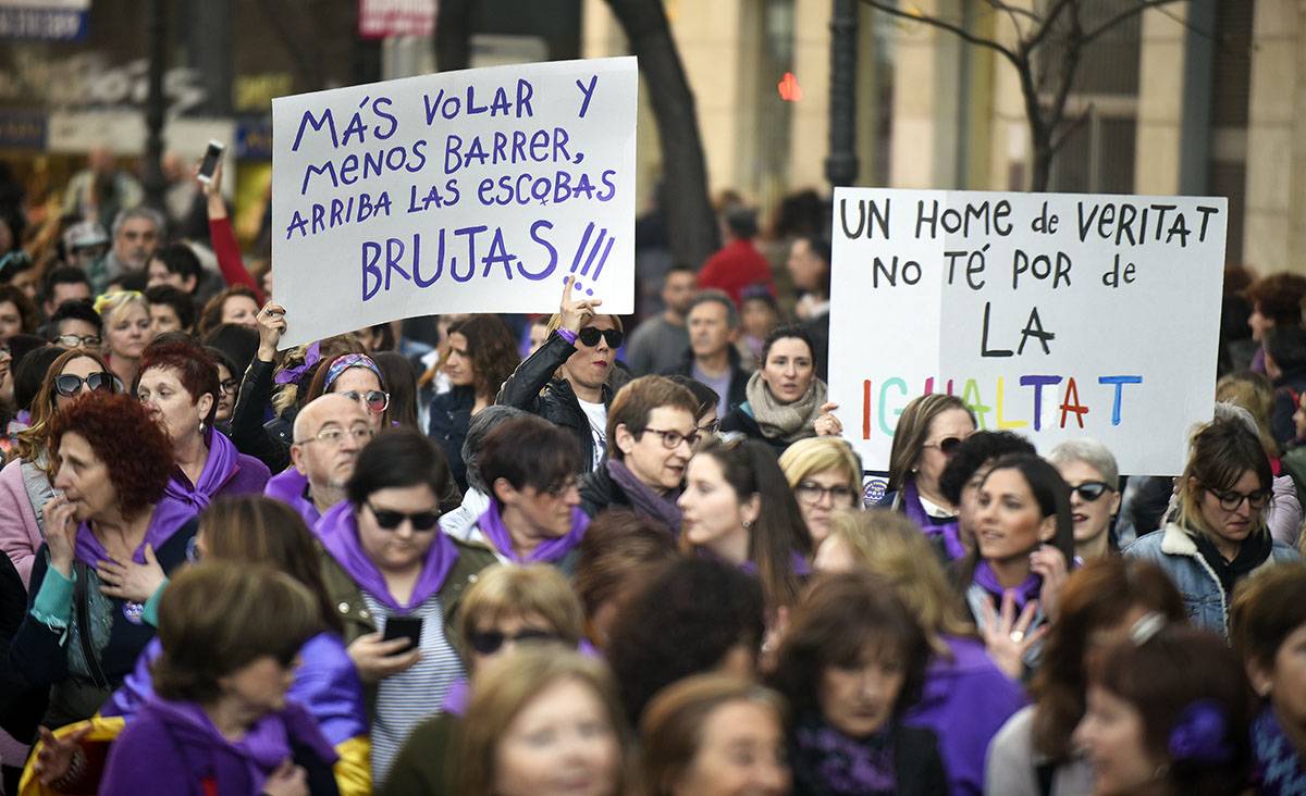 El grup de Vox vol 'comprovar' la destinació de les subvencions atorgades a col·lectius feministes. Imatge d'arxiu d'aquest 8 de Març. / DANIEL GARCÍA-SALA