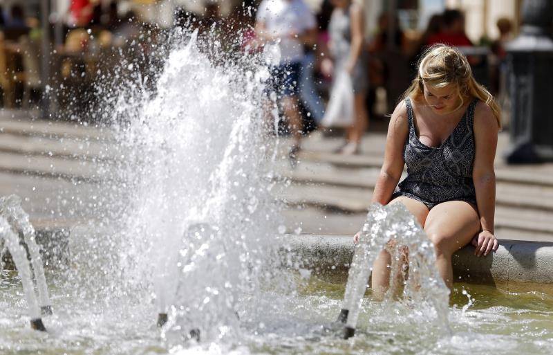 Les temperatures seguiran aquest dilluns amb pocs canvis i no passaran dels 34 graus a Castelló de la Plana; 33 graus, a Alacant, i 32 graus, a València. / EFE