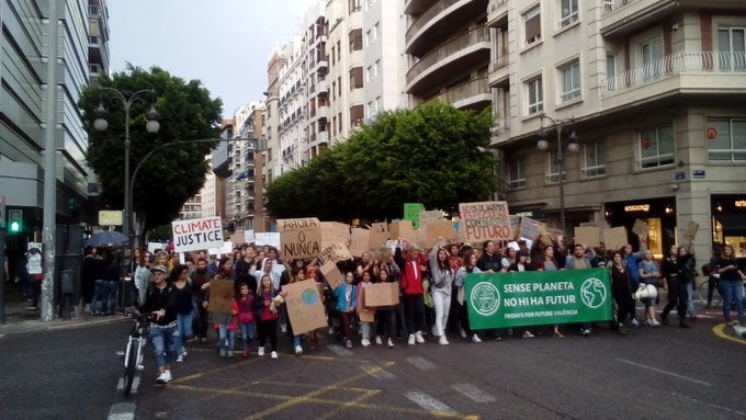 Una representació de 'Fridays For Future' València es desplaçarà la pròxima setmana a Lausana, Suïssa. / FRIDAYS FOR FUTURE