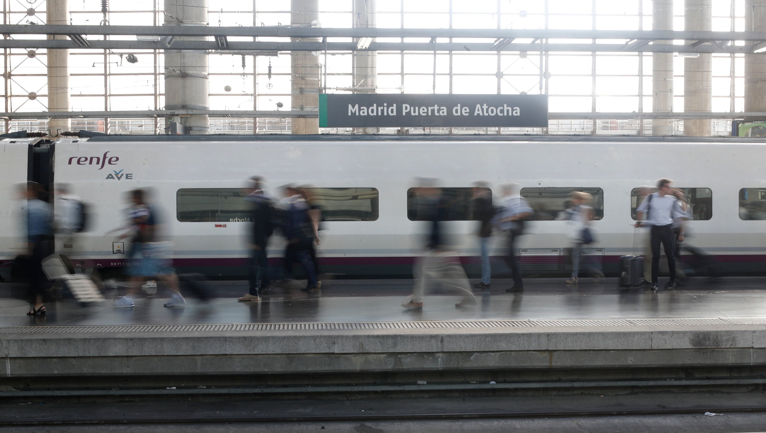 Renfe ofereix a l'agost 22 serveis diaris d'AVE –11 per sentit– entre València i Madrid. / EDUARDO PARRA, EUROPA PRESS