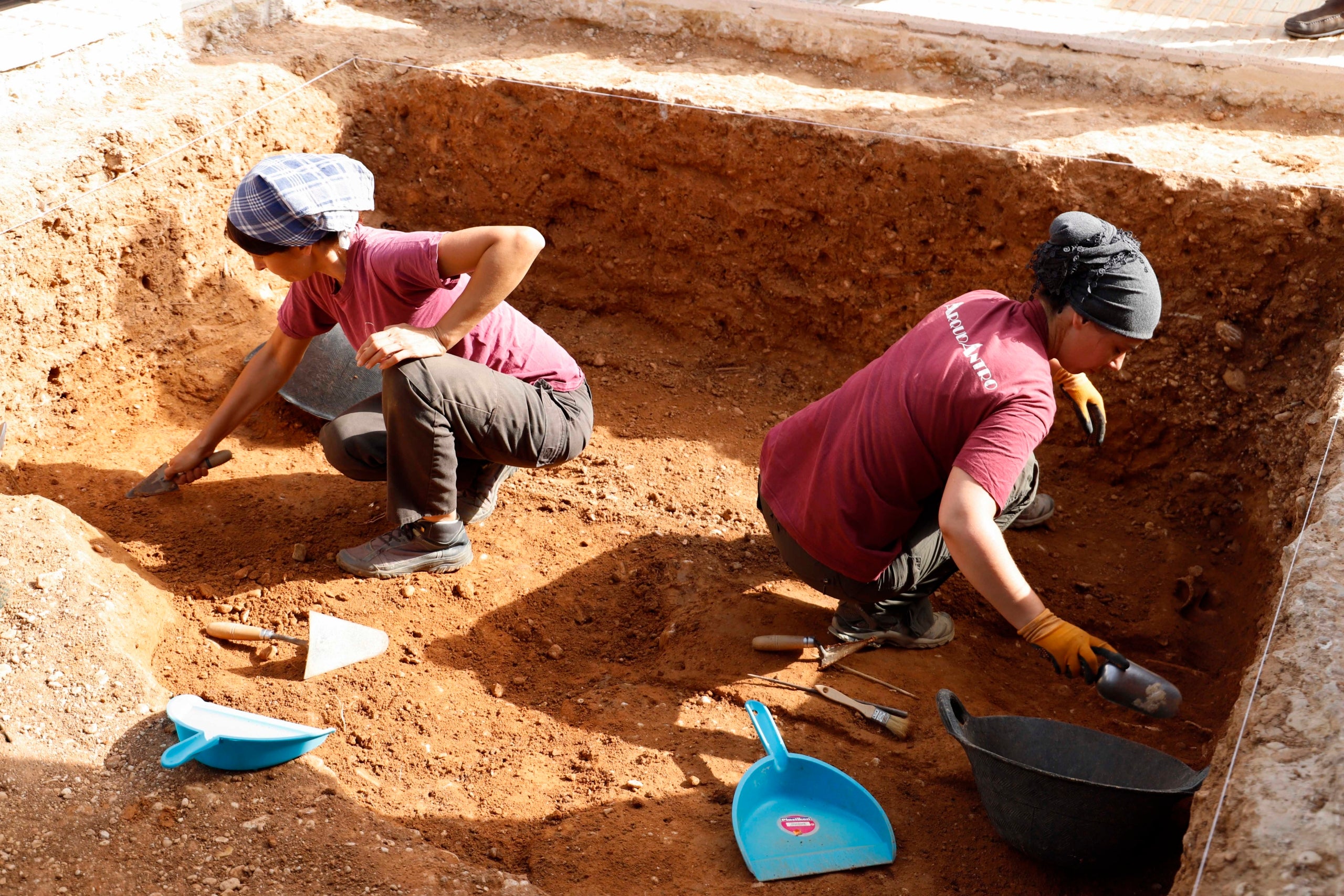Treballs d'exhumació de les restes de represaliats pel franquisme