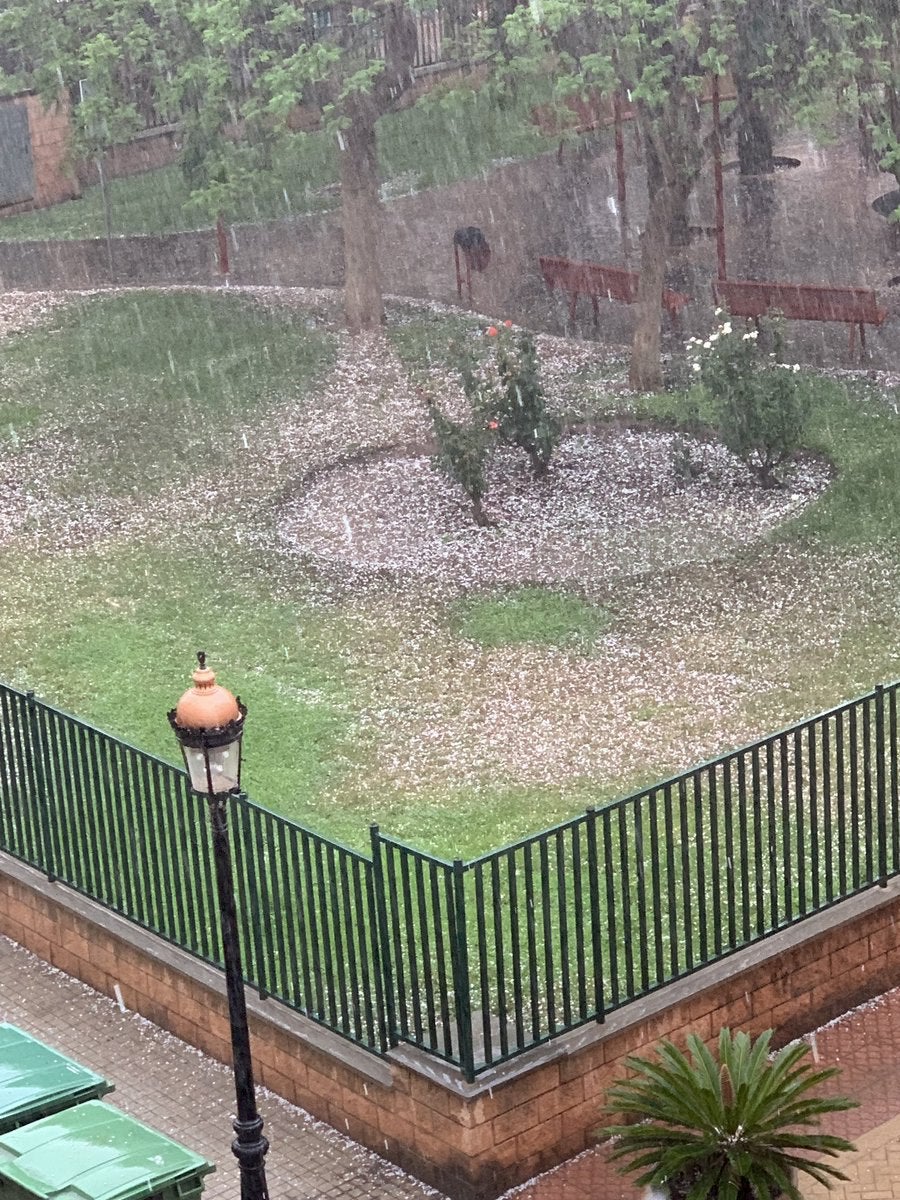 La Plana d'Utiel-Requena és una de les més afectades per les tempestes d'aquest diumenge. / TWITTER @Rocionthego