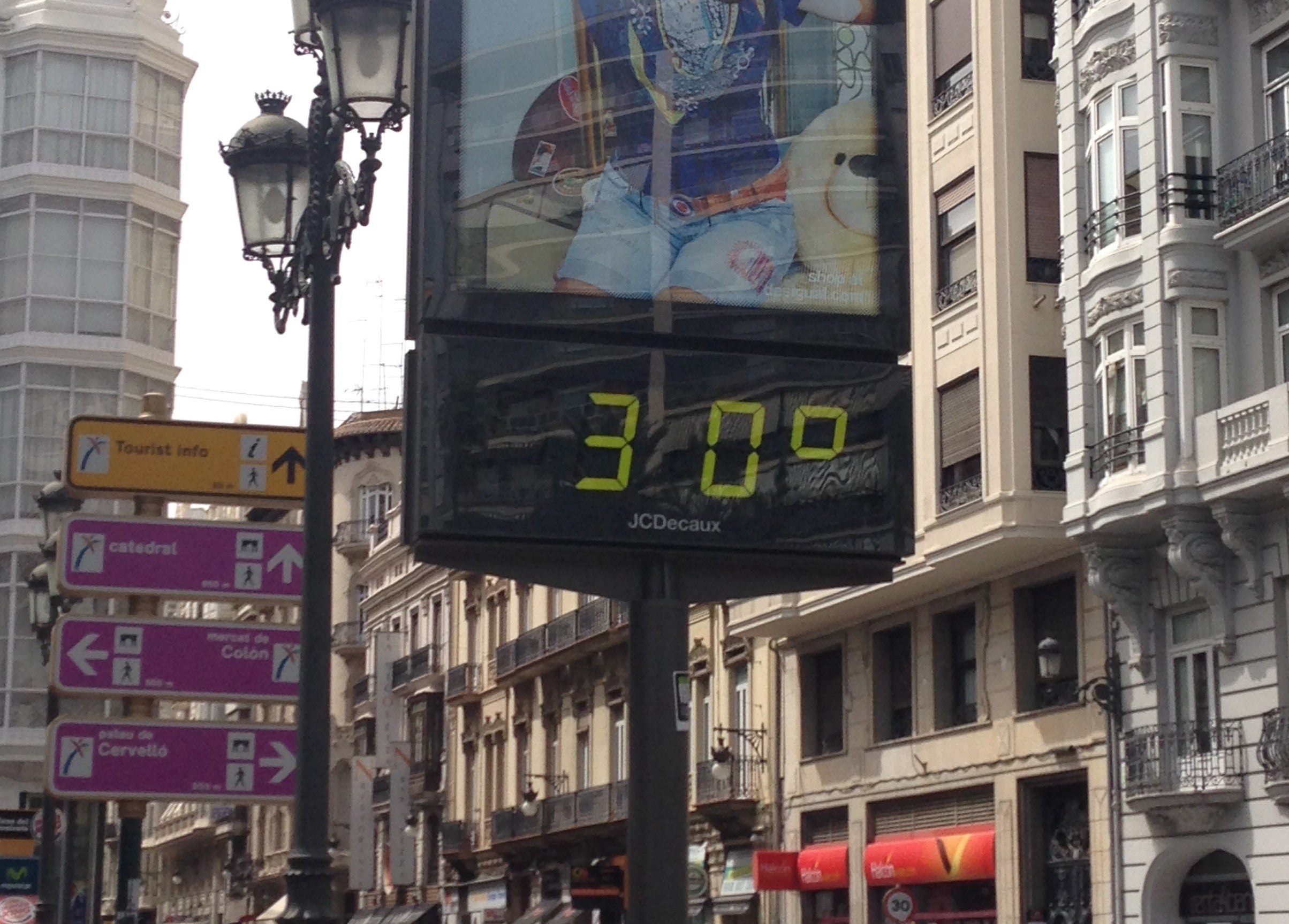 Només hi ha un precedent d'una nit tan càlida a València: el 28 de juliol del 2015. / IMATGE D'ARXIU EUROPA PRESS