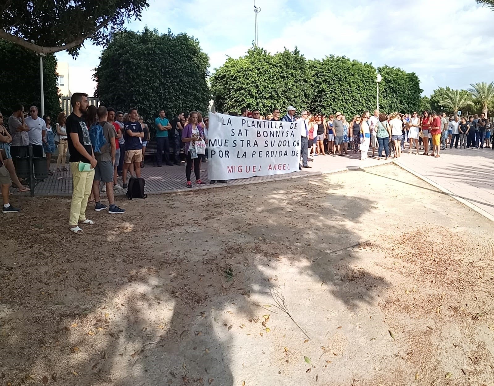 Protesta per una mort en accident laboral a Mutxamel