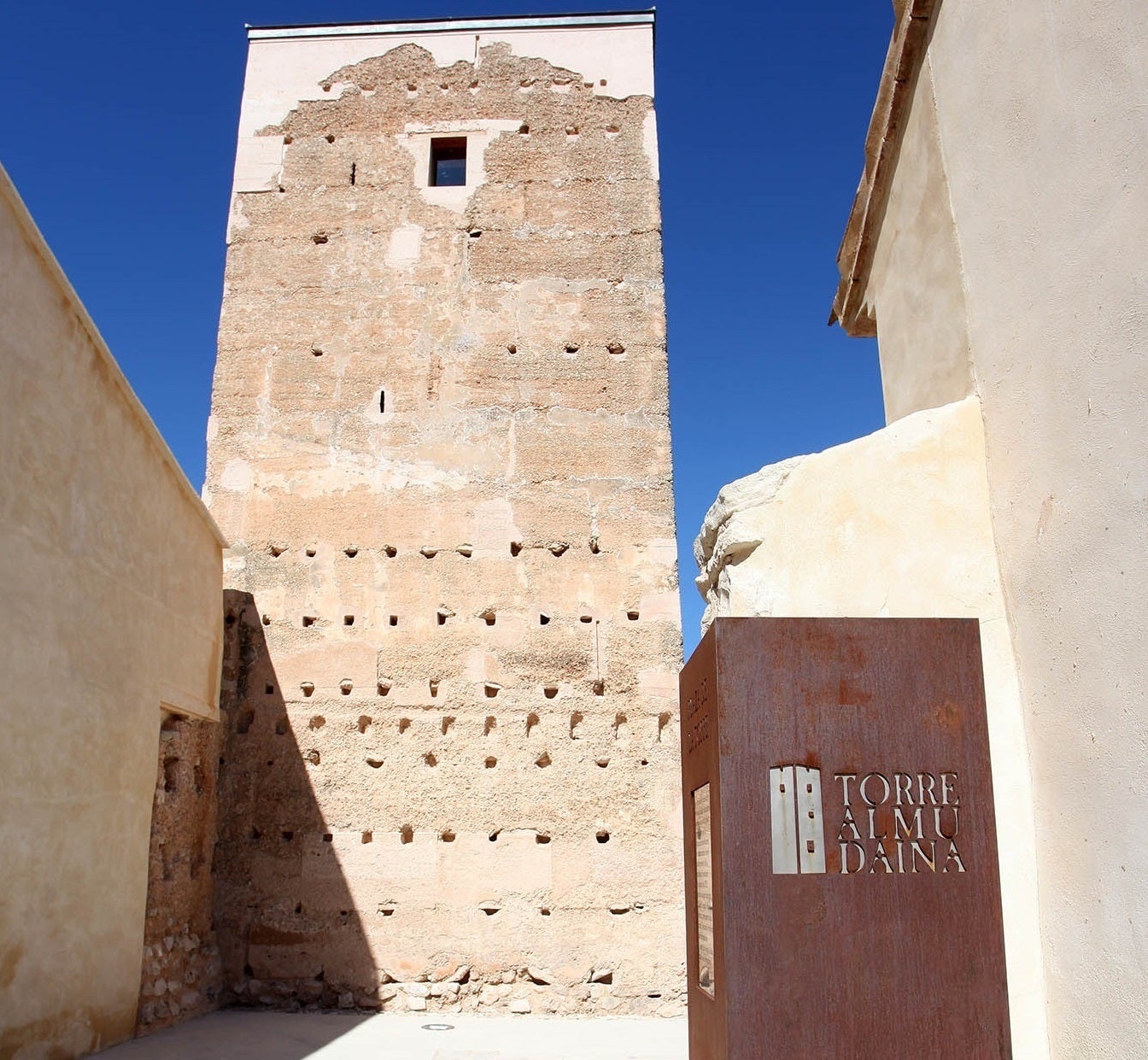 Amb aquesta iniciativa es vol difondre i donar a conéixer la història d'aquesta fortalesa, originària de la primera meitat del segle XIII i declarada Bé d'Interés Cultural. / DIPUTACIÓ D'ALACANT