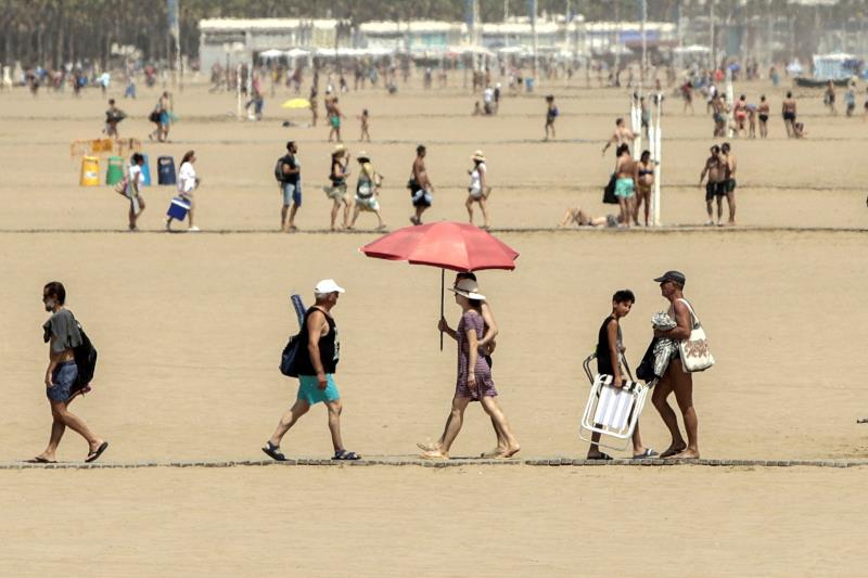 Aquest dijous les temperatures mínimes pujaran lleugerament però no variaran al sud del territori. Les màximes es mantindran sense canvis, excepte a la demarcació d'Alacant, on viuran un lleuger ascens. / EFE