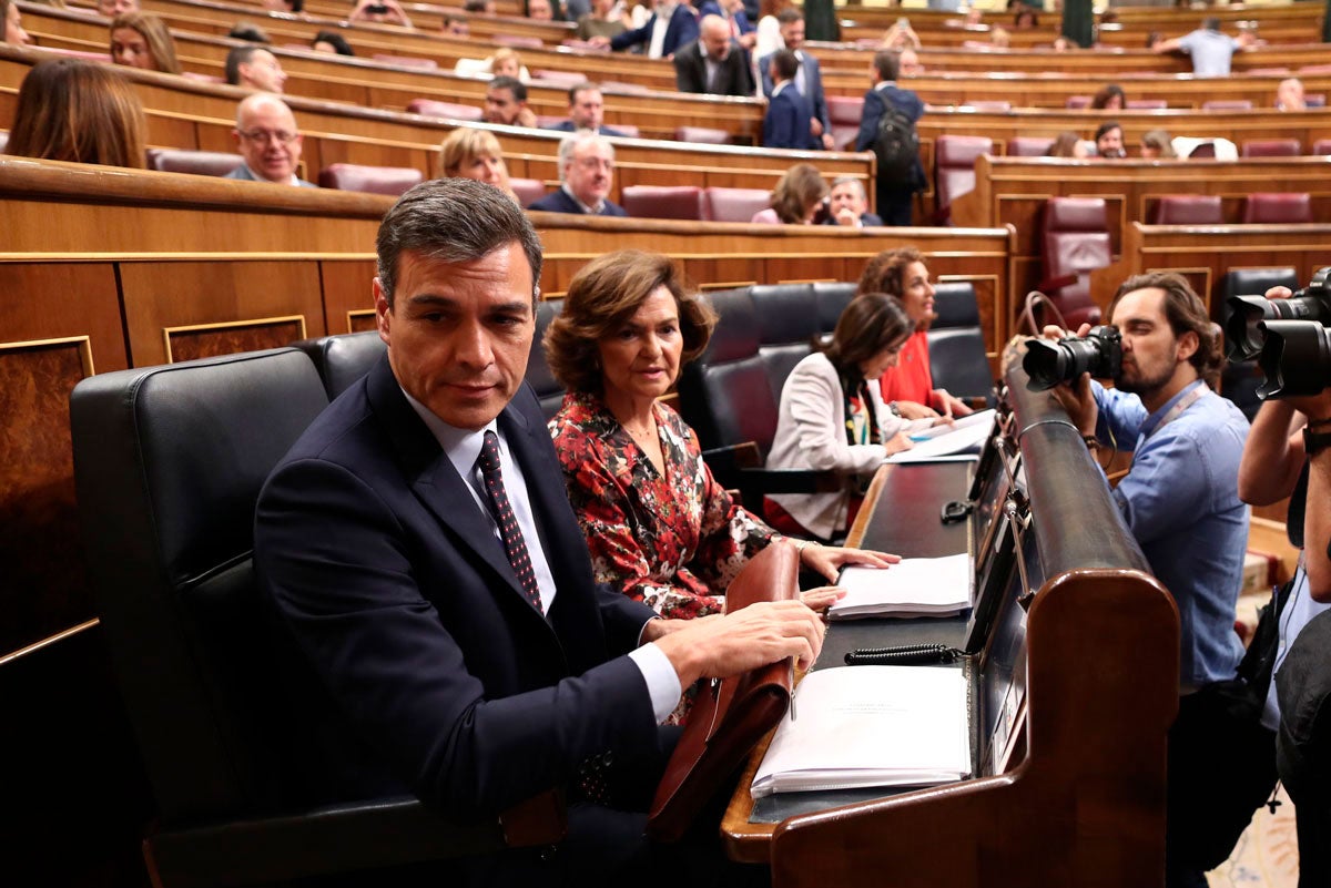 Calvo apuntala el missatge que Sánchez va llançar dimecres al Congrés, on va emplaçar Podem a fer possible un govern progressista monocolor del PSOE i també va reclamar a PP i Ciutadans que s'abstinguen per a facilitar que l'Estat dispose d'un executiu que no estiga en funcions. / EDUARDO PARRA, EUROPA PRESS