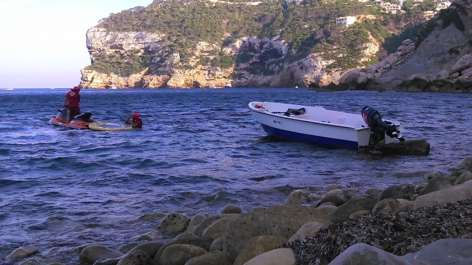 La Creu Roja ha mobilitzat un Equip de Resposta Immediata en Emergències (ERIE) especialitzat en l'atenció a persones nouvingudes a la costa. / IMATGE D'ARXIU EUROPA PRESS