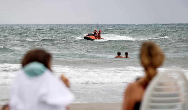 El succés va ocórrer al voltant de les 13.00 hores d'aquest dimarts a la platja de Mutxavista. / IMATGE D'ARXIU EFE