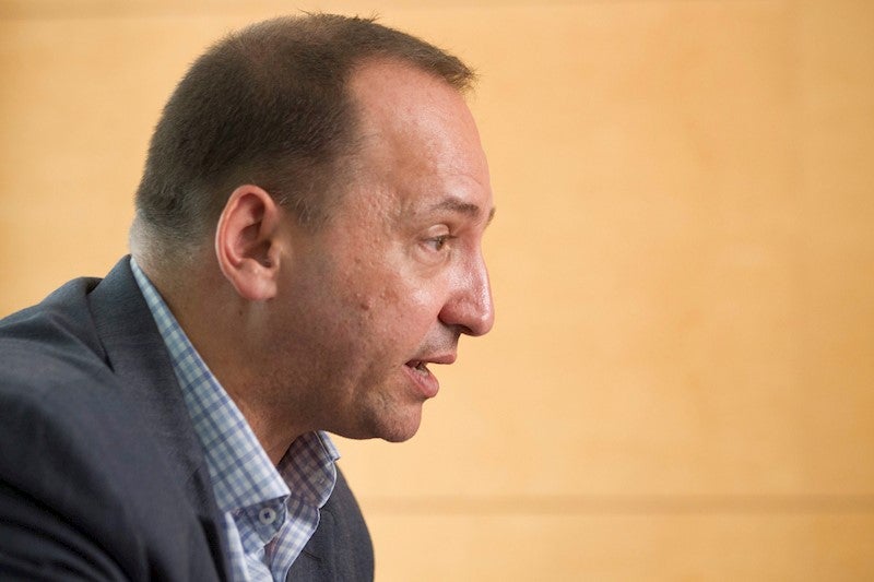 El vicepresident segon Martínez Dalmau veu positiu que Compromís concórrega a les eleccions amb Més Madrid perquè en solitari 'no té capacitat' d'aportar diputats al Congrés. / EFE