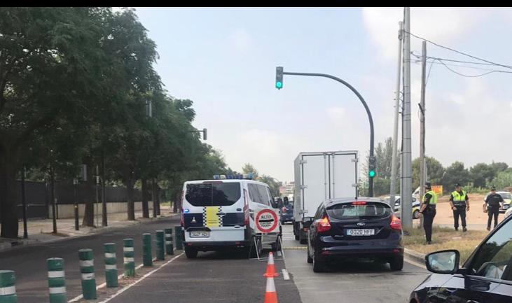 La Policia va localitzar la maleta sospitosa en un control d'estupefaents. / POLICIA LOCAL DE VALÈNCIA