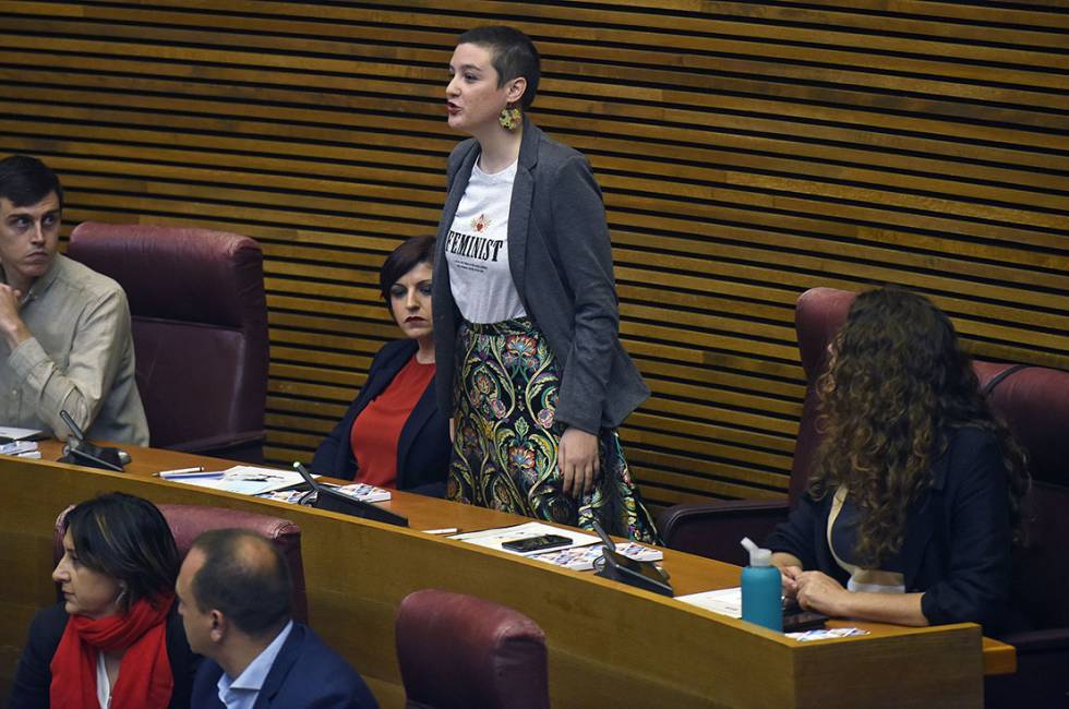 La diputada d'Unides Podem Cristina Cabedo ha presentat una PNL perquè les Corts condemnen 'l'explotació reproductiva i instrumentalització de les dones a través de la pràctica dels ventres de lloguer'. / DANIEL GARCÍA-SALA