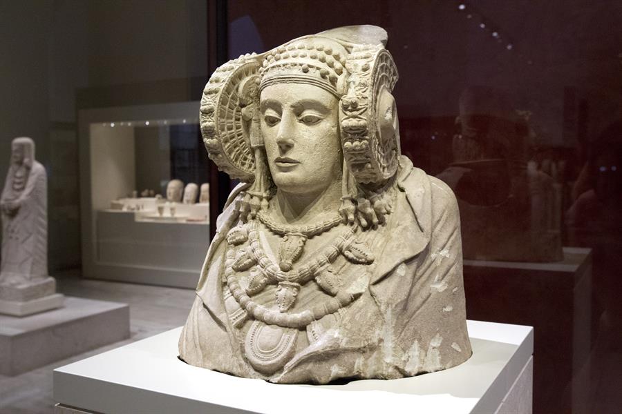 La rèplica de la Dama d'Elx al museu de l'Iran és exacta a la real. / EFE